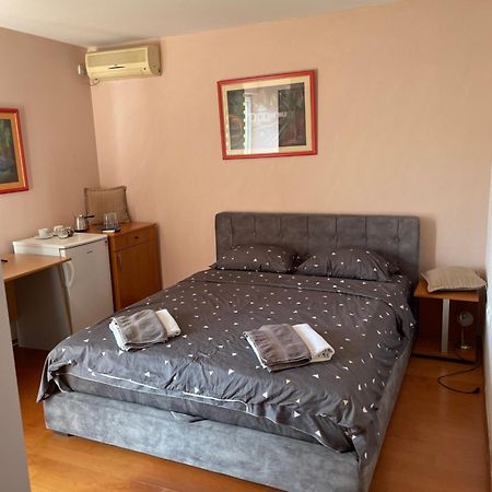 Vila Belilo Sremski Karlovci Exteriör bild