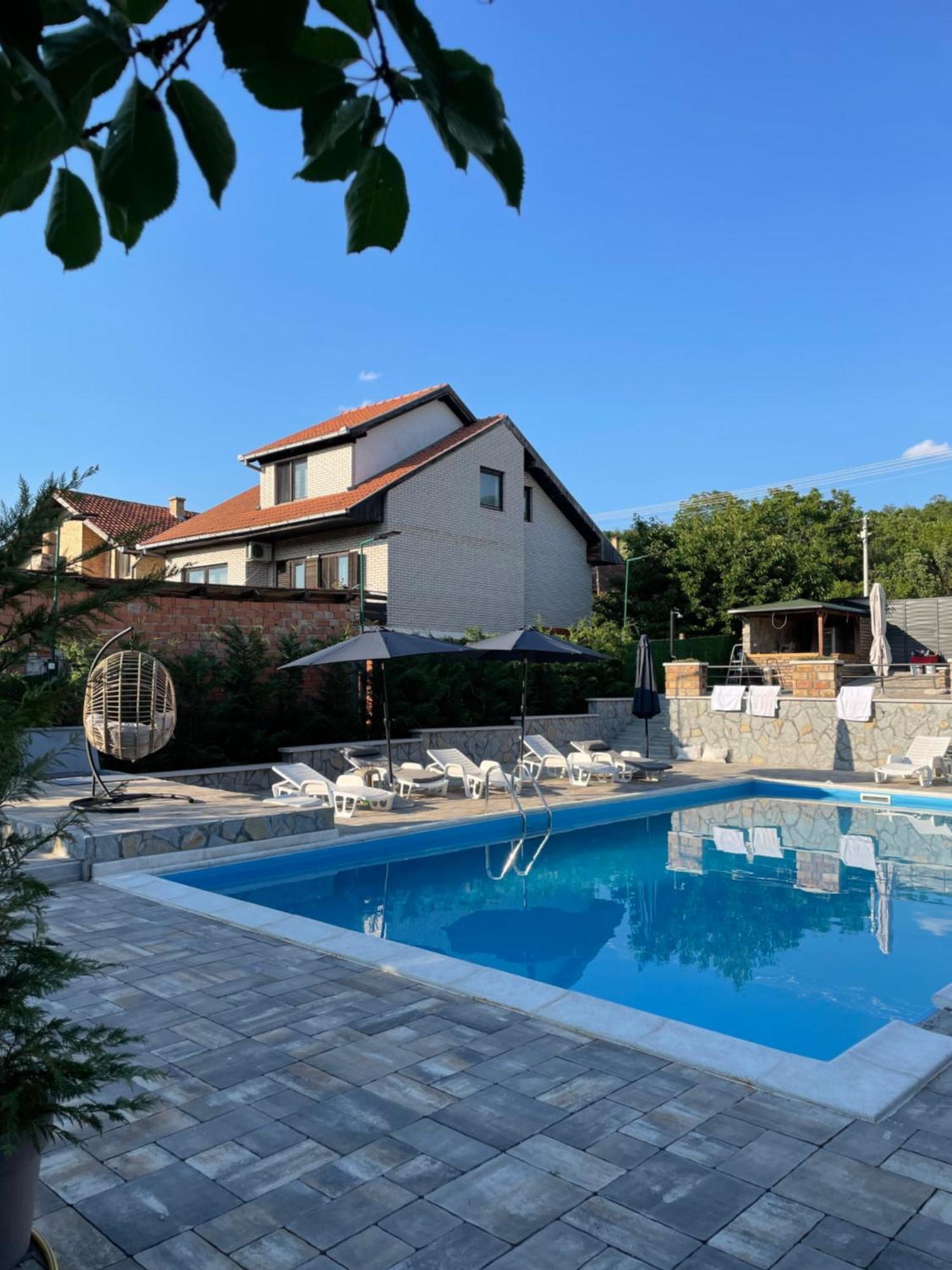 Vila Belilo Sremski Karlovci Exteriör bild